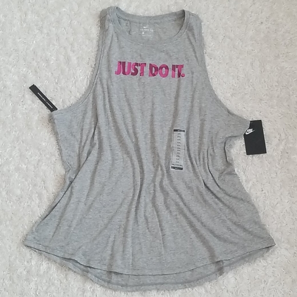 Nike Tops - NWT Nike Workout Top